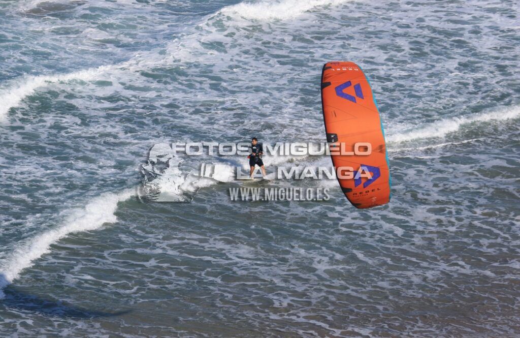 KITESURF Y WINGFOIL AMOLADERAS 23 Y 25-9-2025
