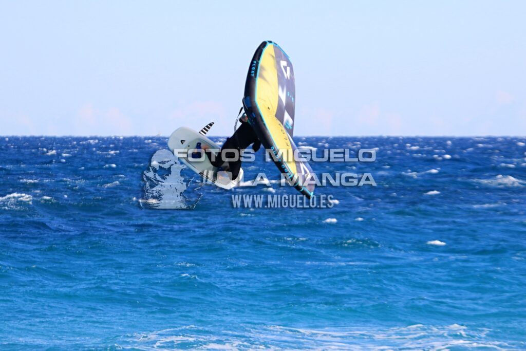 WINGFOIL Y WINDSURF PLAYA LERVANTE 21-11-2025
