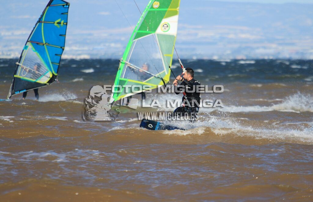 KITE Y WINDSURF PLAYA PARAISO 8-11-2025